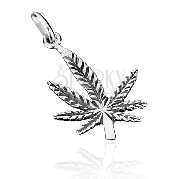Pandantiv din argint - frunză de cannabis îndoită cu patină