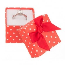 Cutiuță de cadou roșie pentru inel - buline albe cu fundiță
