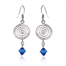 Cercei realizați din argint 925 - model spirală și perle de sticlă albastre