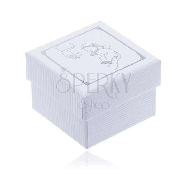 Cutiuță albă de cadou cu striații, motiv argintiu pentru botez