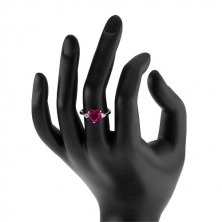 Inel de logodnă - inimă din zirconiu roz închis, două ştrasuri transparente, argint 925