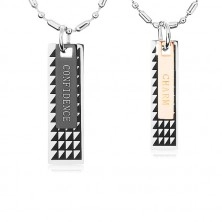 Două coliere din oțel, plăcuțe negre cu triunghiuri și inscripție