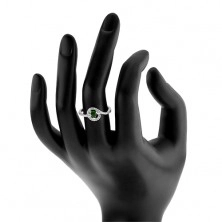 Inel de logodnă realizat din argint 925, inimă verde din zirconiu, linii strălucitoare