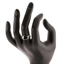 Inel realizat din argint 925, inimă asimetrică cu sclipici negru, striații finuțe