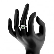 Inel realizat din argint 925, floare cu contururi de petale transparente, centru din zirconiu verde