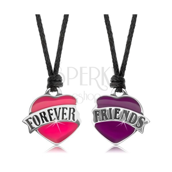 Două coliere cu șnururi, inimă roz și mov, inscripția "FOREVER FRIENDS"
