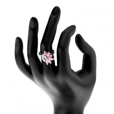 Inel lucios argintiu, floare cu zirconii roz și transparente, frunză lucioasă