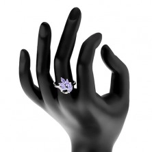 Inel lucios de culoare argintie, ramură cu formă de bob violet deschis