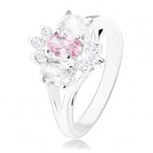 Inel strălucitor de culoare argintie, braţe despicate, floare roz şi transparentă