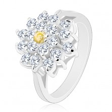 Inel în nuanță argintie, floare mare de zirconii transparente, centru zircon galben