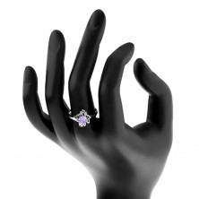 Inel strălucitor cu zirconiu oval, violet deschis, frunze, zirconii transparente