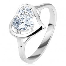 Inel de culoare argintie, contur inimă lucioasă cu un zirconiu oval, zirconii transparente