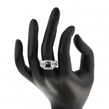 Inel din argint 925, braţe cu ornament, zirconiu albastru deschis, margine transparentă