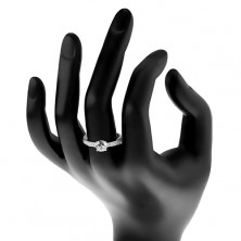 Inel din argint 925, zirconiu rotund transparent, în montură, zirconii pe brațe