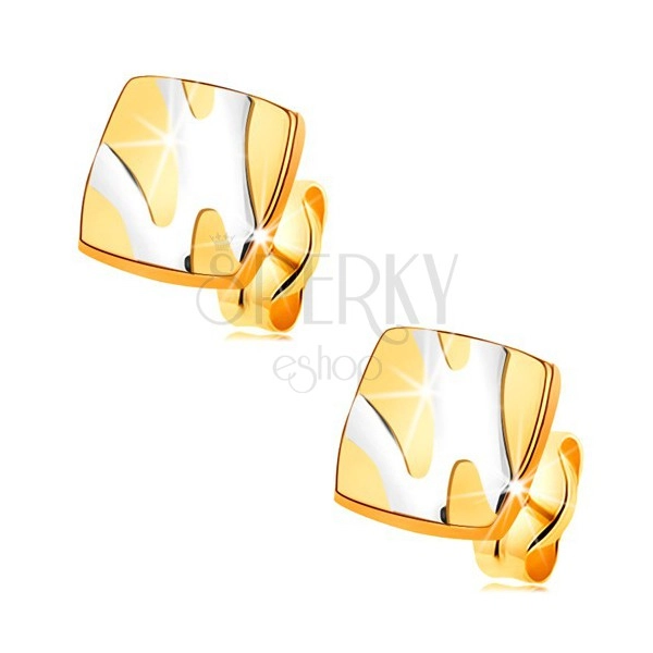 Cercei din aur 14K - pătrat lucios cu linii asimetrice din aur alb