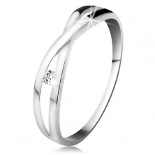 Inel din aur alb 585 - diamant rotund transparent, brațe despicate intersectate