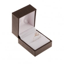 Cutiuță de cadou pentru inel, pandantiv sau cercei, suprafață canelată, culoare maro-închis