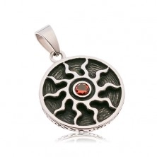 Pandantiv rotund patinat, din oțel 316L, simbol soare cu zirconiu roșu