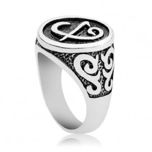 Inel din oțel chiurgical - sigiliu negru cu simbol, ornamente pe brațe