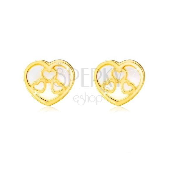Cercei din aur galben de 14K – inimă cu suprafața perlată și contururi de inimă