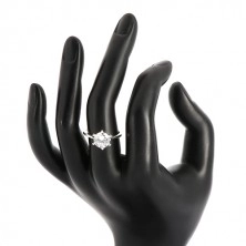 Inel din argint 925 - brațe înguste, triunghiuri și zirconiu transparent, 8 mm