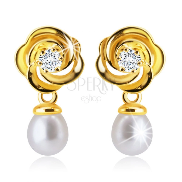 Cercei din aur 9K - o floare cu petale și zirconiu strălucitor, o perlă albă