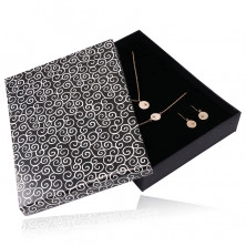 Cutie cadou neagră pentru un colier sau un set - ornament alb, suprafață netedă