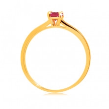 Inel din aur galben de 14K – rubin strălucitor rotund într-o montură, benzi de zirconiu