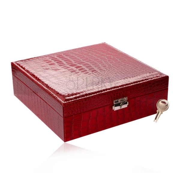 Cutie de bijuterii dreptunghiulară într-o culoare roșie - imitație de piele de crocodil, cataramă, cheie