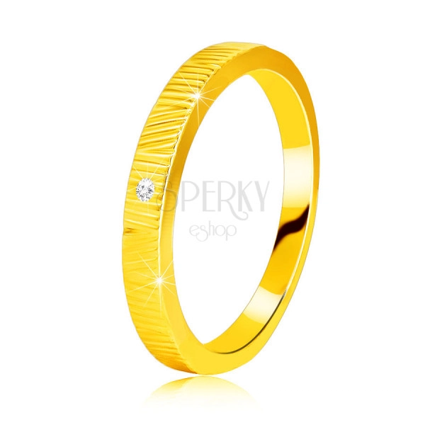 Inel din aur galben de 14K - crestături decorative fine, zircon transparent, 1,3 mm