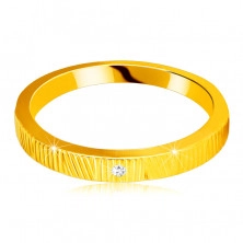 Inel din aur galben de 14K - crestături decorative fine, zircon transparent, 1,3 mm