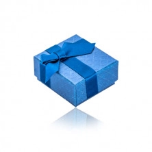 Cutie pătrată de bijuterii, albastru sidefat - textură fină, panglică din satin, fundă de culoare albastru închis