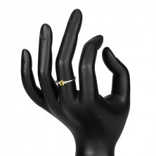 Inel din aur alb de 14K – un citrin rotund cu două zirconii pe laterale